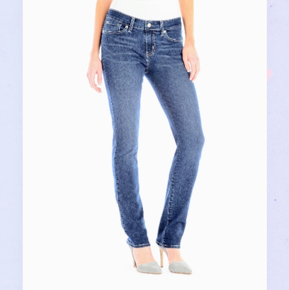 Levi's Denim - ✨AMAZING Fit✨ Signature By Levis Curvy Straight Jeans 34x28